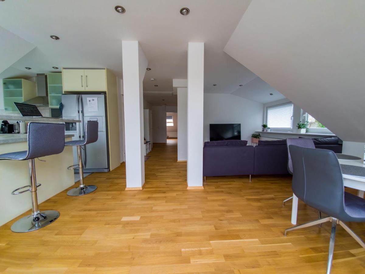 Mit Einer Sauna Direkt Am Park Apartment